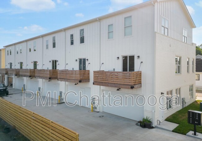 Building Photo - 1671 Adams St