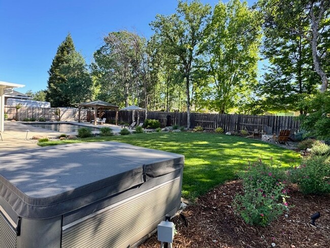 Building Photo - Beautiful Custom East Redding Home with a ...