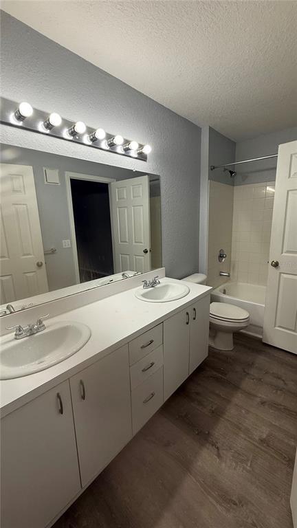 Building Photo - 850 S Tamiami Trl