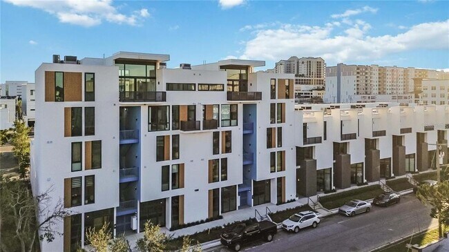 Building Photo - 1558 4th St