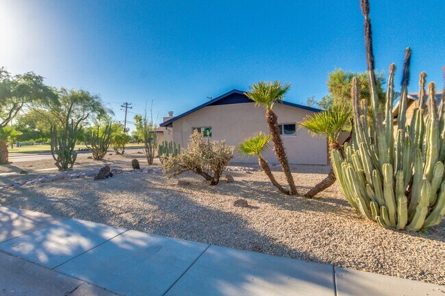 Building Photo - 4 Bedroom, 3 Baths, includes 2 Master Suites Just 1-Mile from ASU