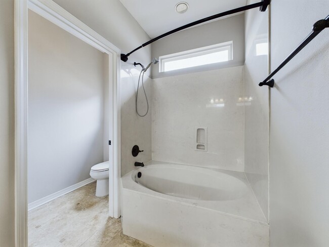 Building Photo - 143 Creve Core Dr