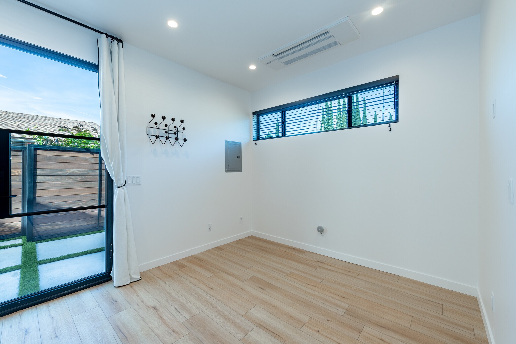 Building Photo - 18740 Merridy St