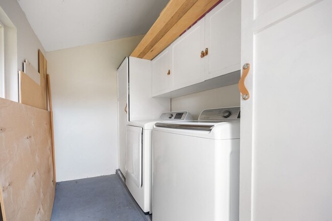 Building Photo - North Shore Boho Aloha Cottage | 2 Bed, 1 Bath | Available August 1, 2026