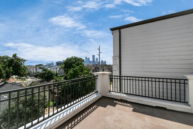 Building Photo - 2709 Kennedy St