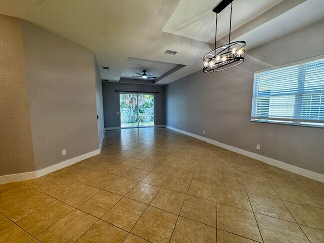 Building Photo - FF-8969 Spring Moutain Way