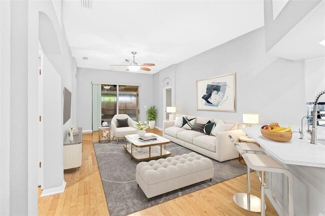Building Photo - 15316 Lake Bella Vista Dr