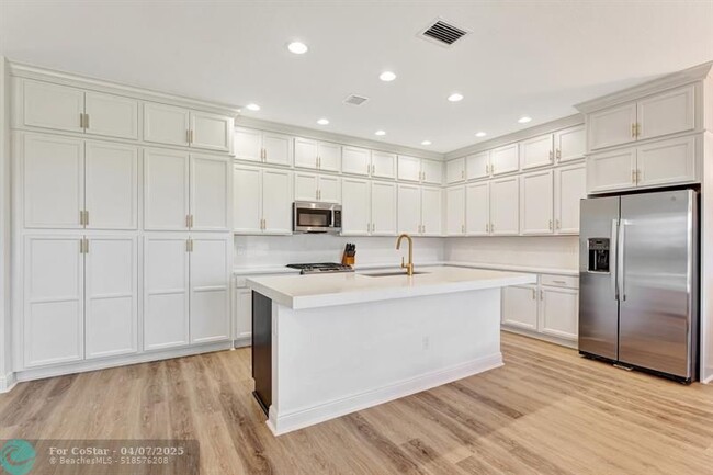 Building Photo - 16216 Sea Turtle Pl