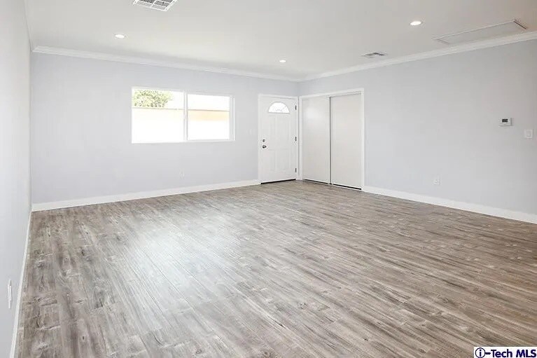 Building Photo - 7435 Collett Ave