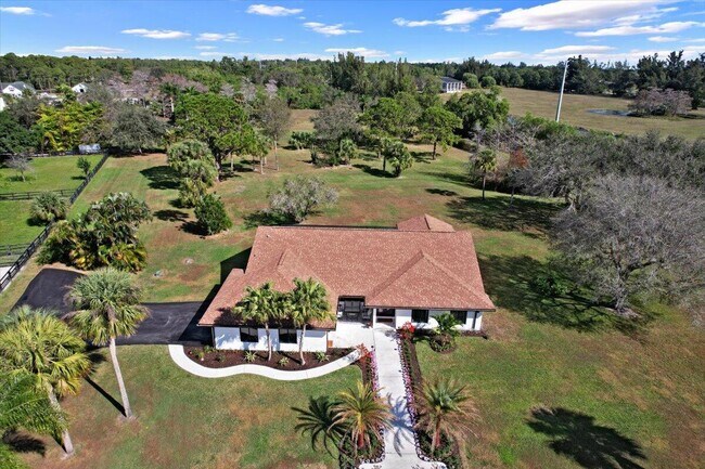 Building Photo - 16748 Fox Trail Ln