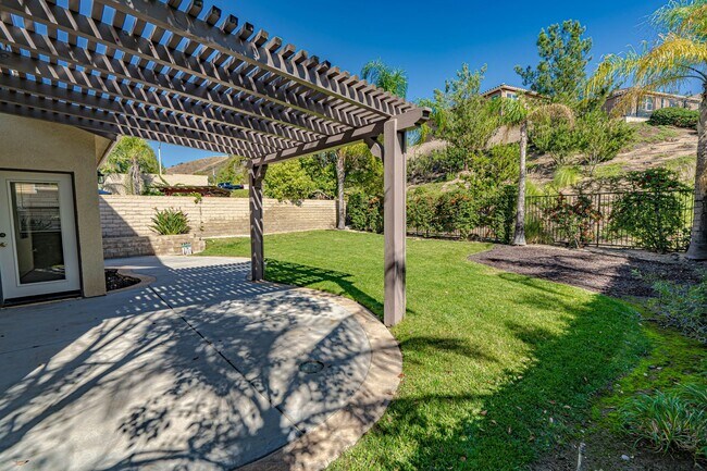 Building Photo - COMING SOON! 3 Bedroom Home for Rent in Santa Clarita!