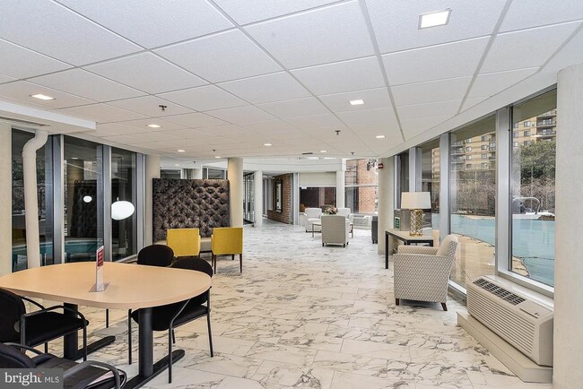 Building Photo - 8370 Greensboro Dr