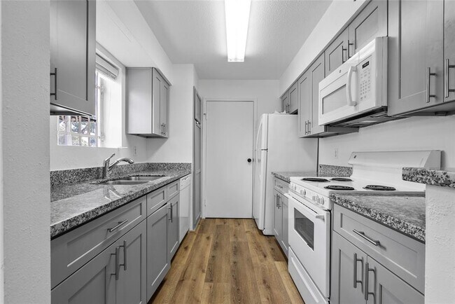 Building Photo - 6500 Sands Point Dr