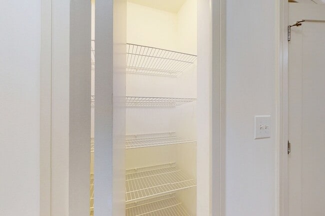 Floorplan - 5234-5244 S. Ingleside Avenue