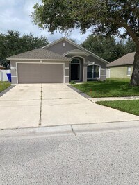 Building Photo - Beautiful Home Located In Tavares