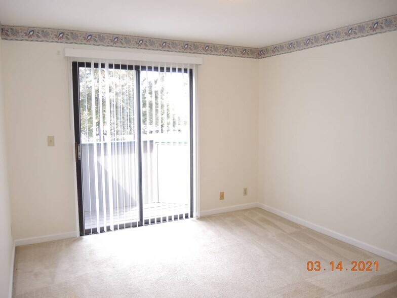 Building Photo - 47109 Benns Ter