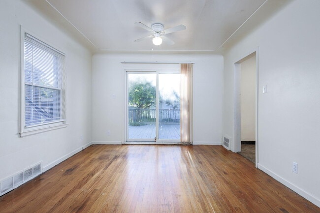 Building Photo - 6506 Memorial Ave