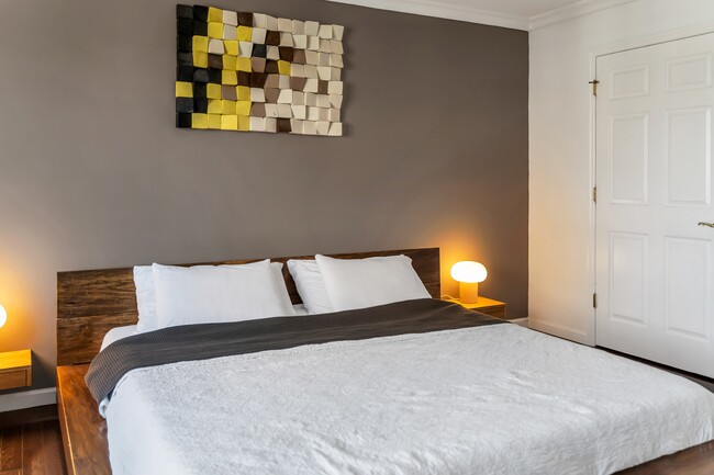 Building Photo - 15 Legend Hills Dr