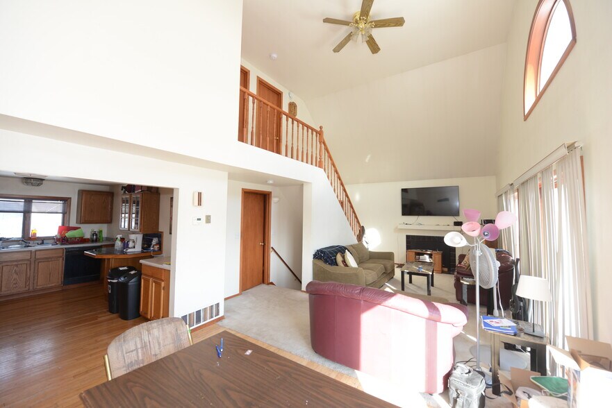 Building Photo - 23 W Niagara St