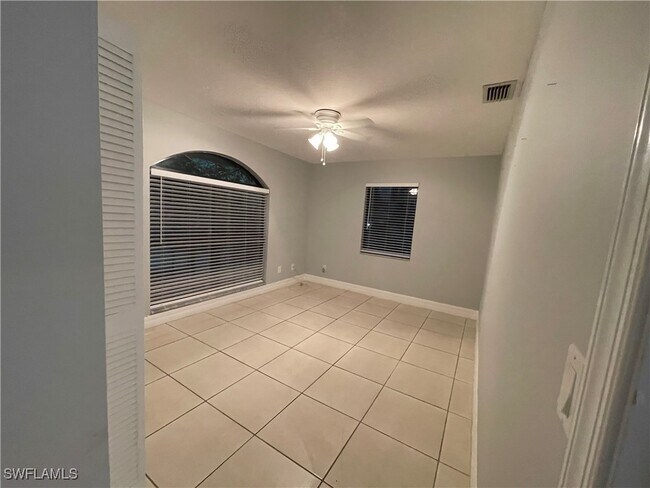 Building Photo - 5240 Cherry Wood Dr