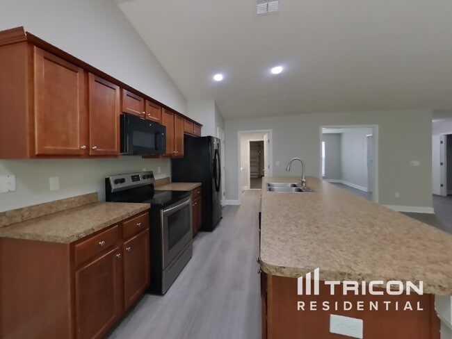 Building Photo - 2053 Jomil Ct