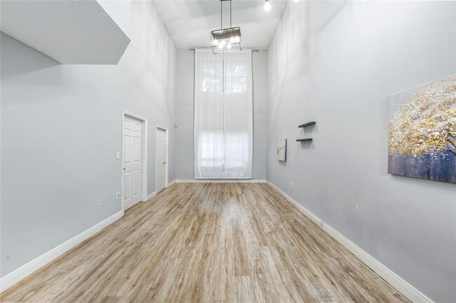 Building Photo - 214 City View Dr