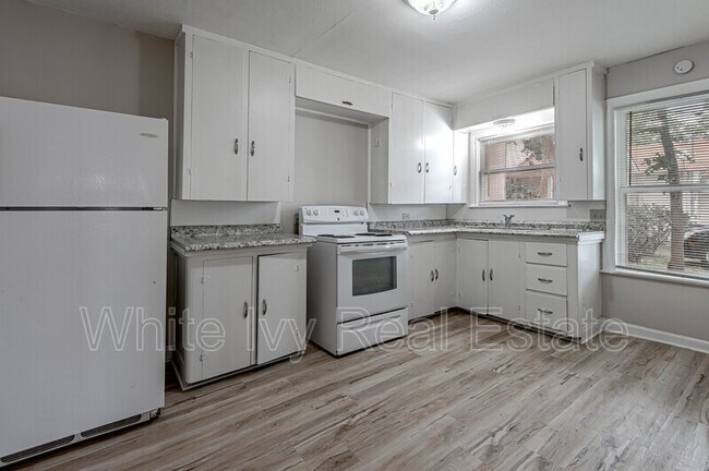 Building Photo - 1312 16th St