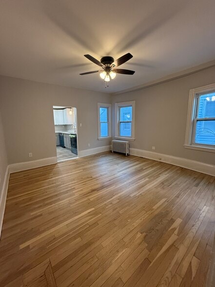 Building Photo - 13 Gladstone St