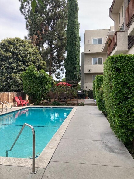 Building Photo - 4660 Coldwater Canyon Ave