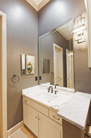 Building Photo - 3700 Watercrest Dr