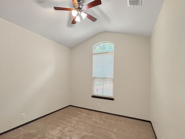 Building Photo - One-Story Home with Office in Bridlewood P...