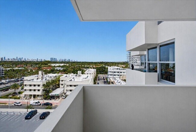 Building Photo - 2899 Collins Ave