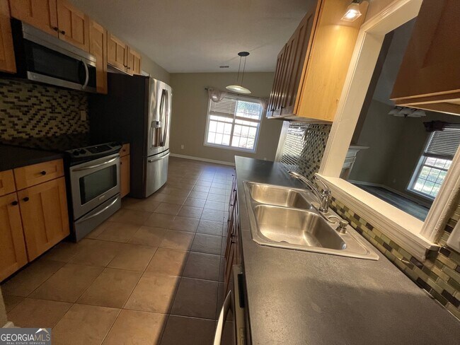 Building Photo - 70 Park Meadows Dr SW
