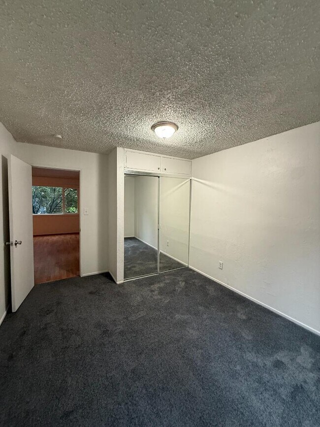 Building Photo - 767 Woodland Rd