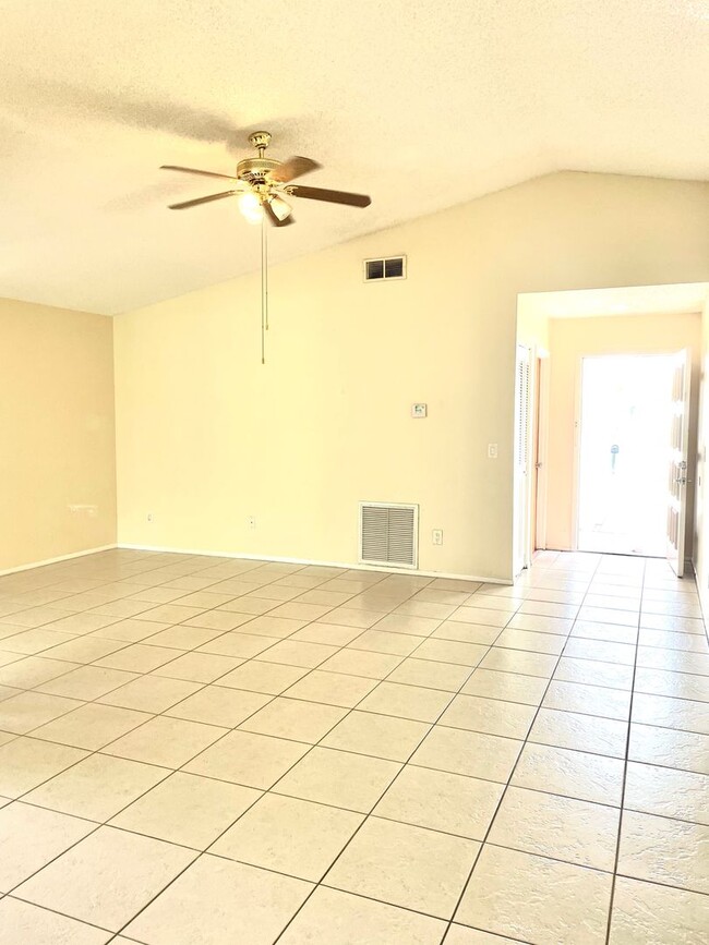 Building Photo - Mid-Century Charmer ONLY $1995/ Month - 2B...
