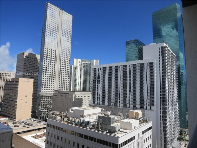 Building Photo - 151 SE 1st St