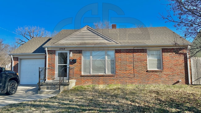 Building Photo - 1258 N Crestway St