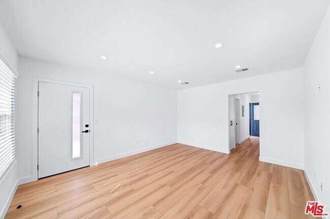 Building Photo - 1258 Mariposa St