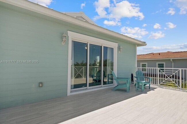 Building Photo - 112 Ave D