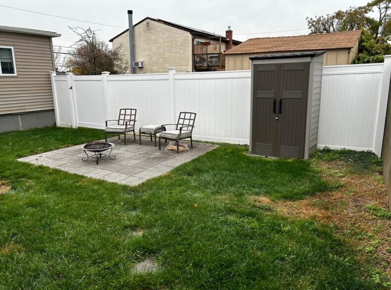 Building Photo - 16 Venetian Promenade