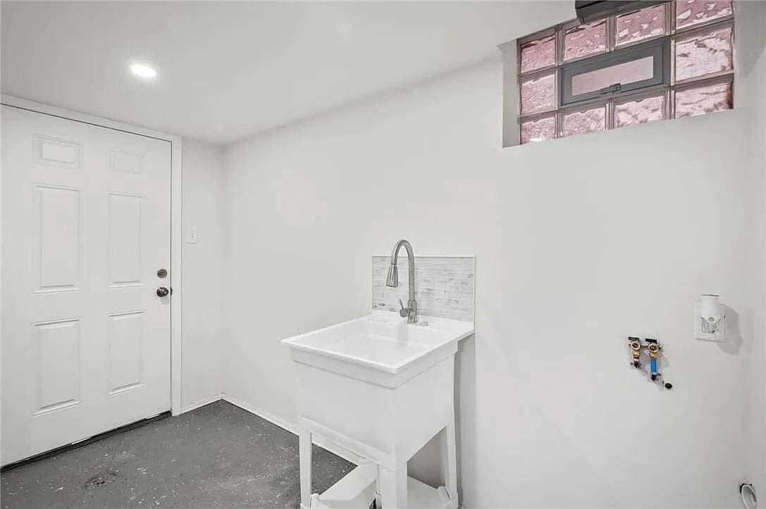 Building Photo - 362 Marshall Ave