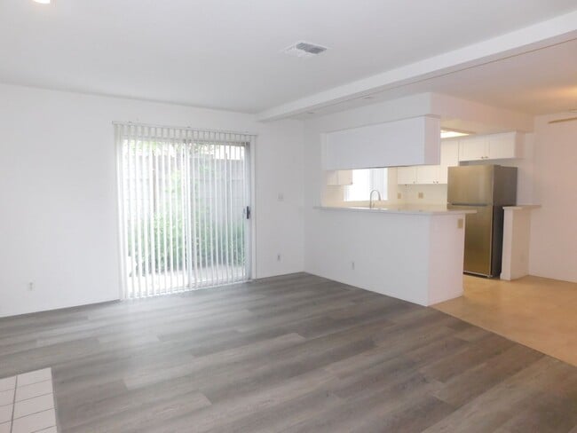 Building Photo - ALH7811