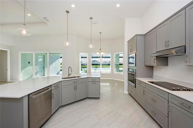 Building Photo - 12655 Wellen Golf St