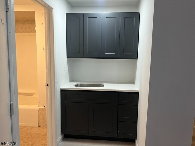 Building Photo - 12 Quincy St