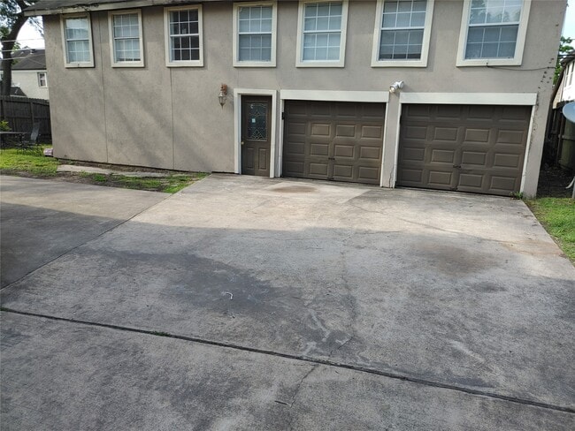 Primary Photo - 3425 Southmore Blvd