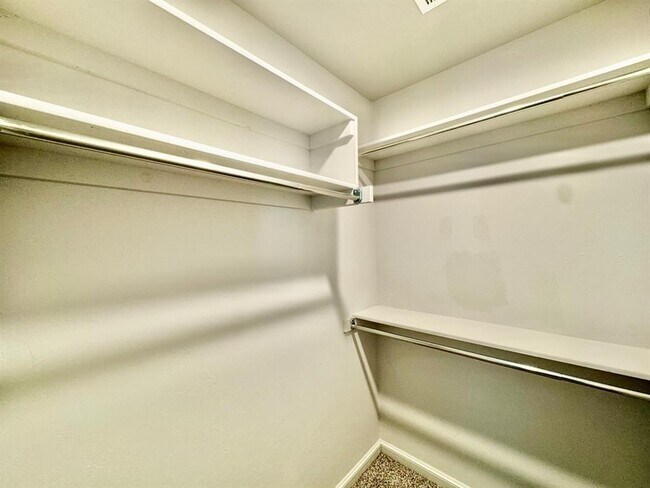 Building Photo - 18305 Autumn Grv Ct