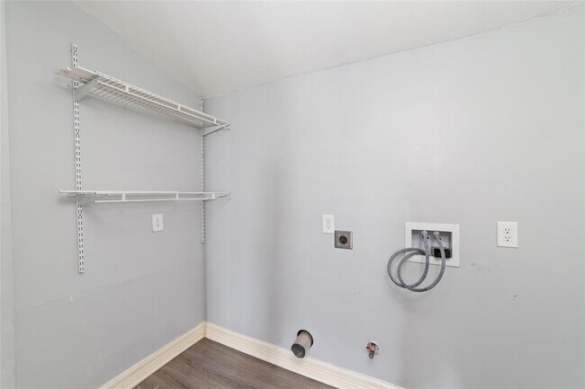 Building Photo - 9333 Fairland Dr