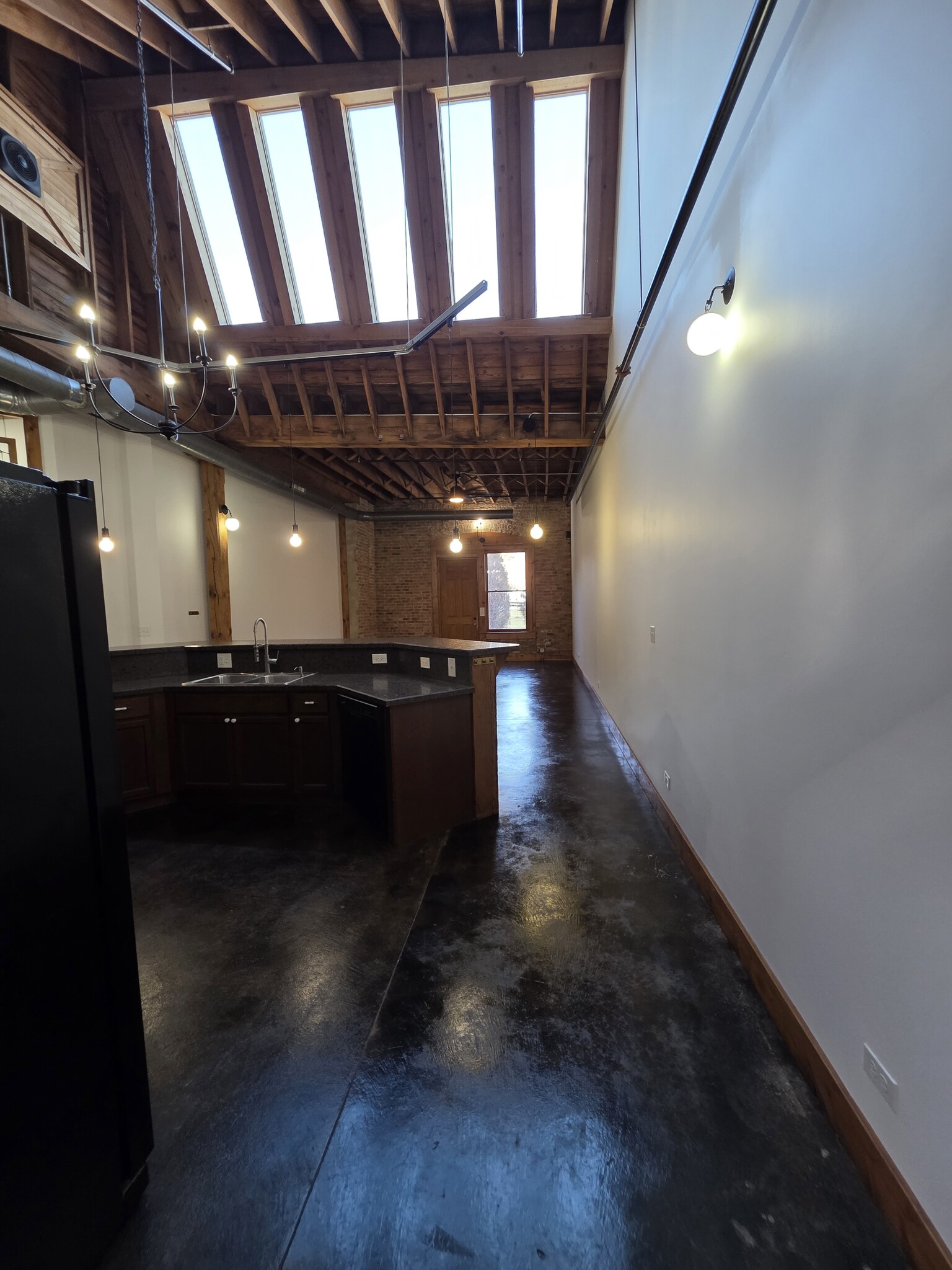 Building Photo - 280 Hutchins Ct