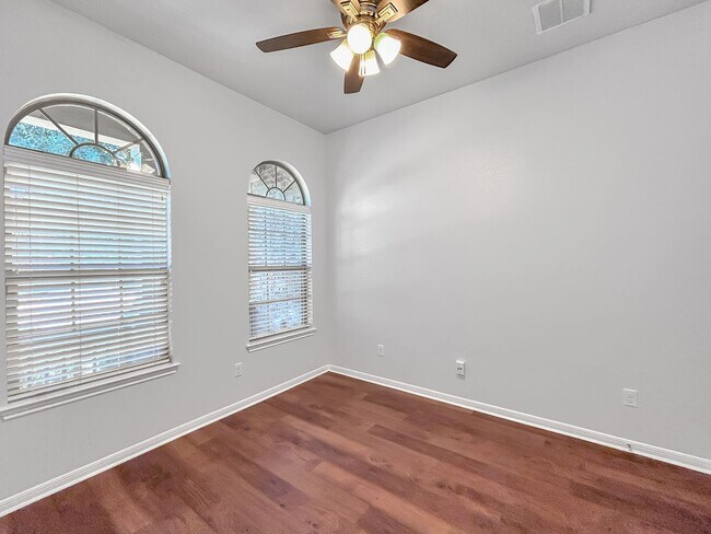 Building Photo - Spacious and Stylish in Schertz!