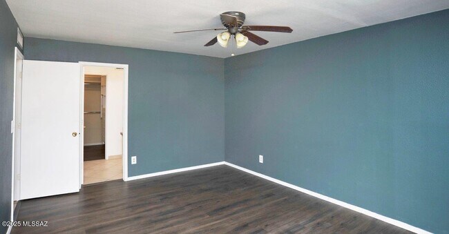 Building Photo - 4741 W Red Wolf Dr